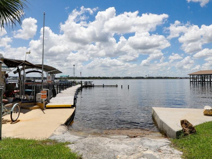 Pier & Small boat launch view in Pelican Pier West